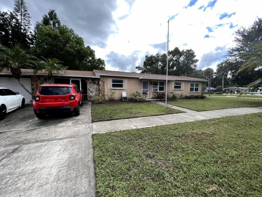 143 DARTMOUTH AVENUE W OLDSMAR, FL 34677