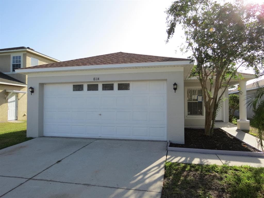 8114 CANTERBURY LAKE BOULEVARD TAMPA, FL 33619