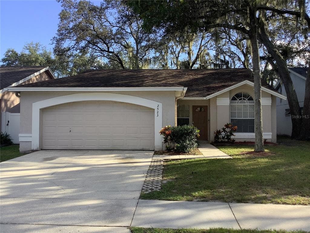 2523 WRENCREST CIRCLE VALRICO, FL 33596