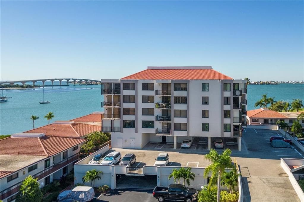 6295 BAHIA DEL MAR CIRCLE UNIT 505 ST PETERSBURG, FL 33715