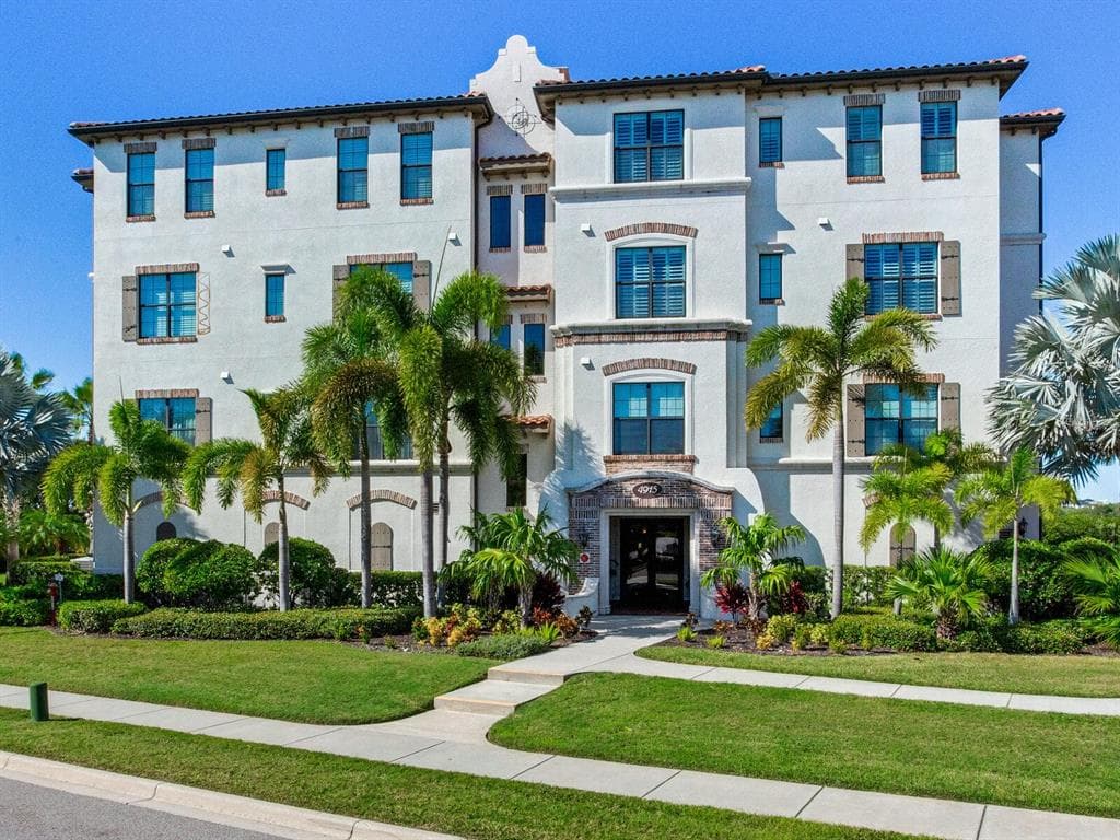 4915 CASPAR WHITNEY PLACE UNIT 302