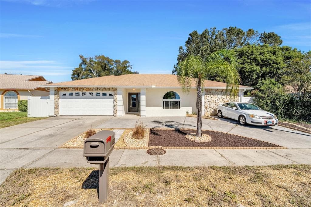8639 WOLF DEN TRAIL PORT RICHEY, FL 34668