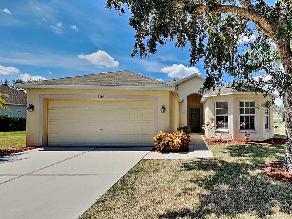 2303 ROANOKE SPRINGS DRIVE RUSKIN, FL 33570
