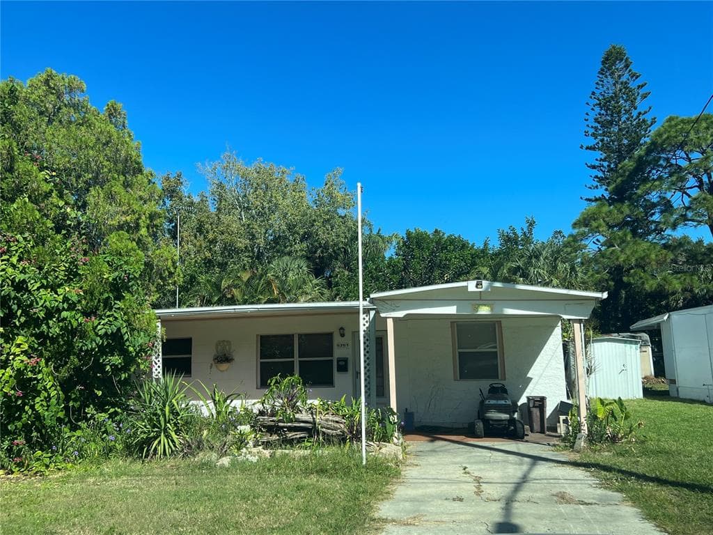 6261 62ND AVENUE N PINELLAS PARK, FL 33781