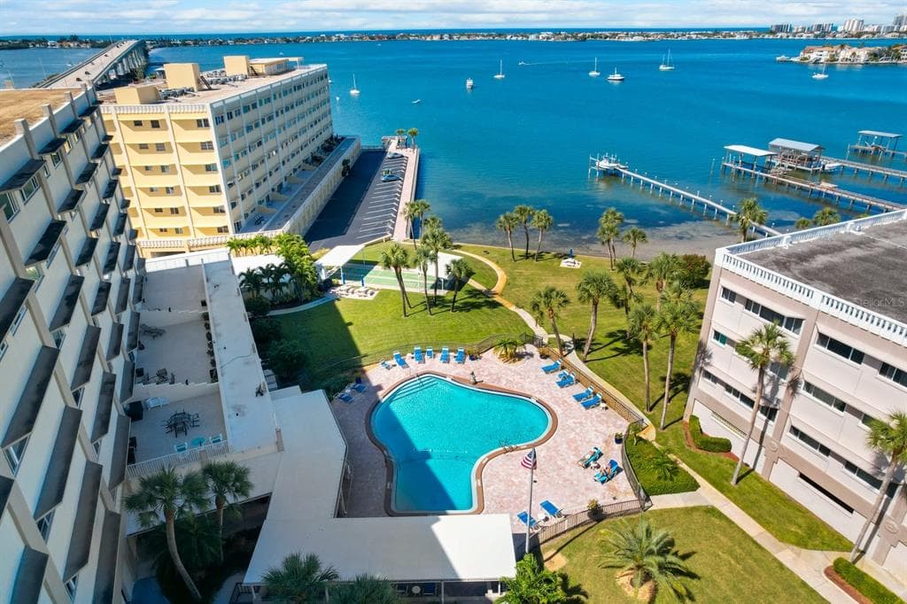 100 BLUFF VIEW DRIVE UNIT 208A