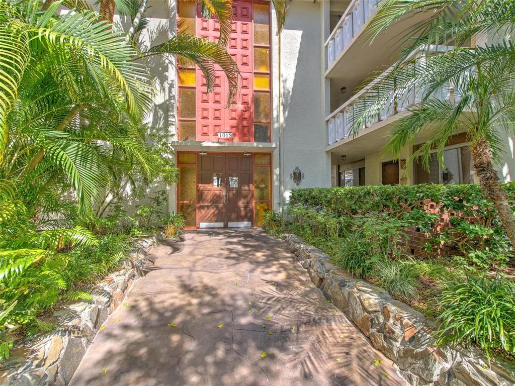 1012 PEARCE DRIVE UNIT 302