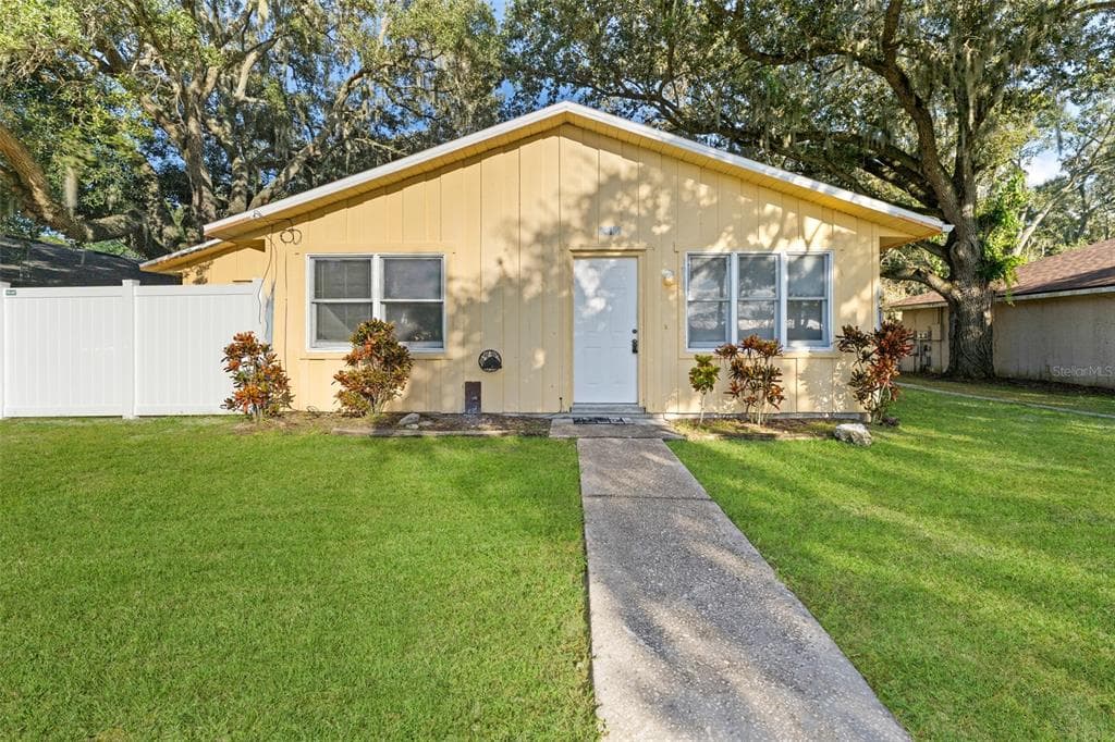 4418 HIGHLAND LANE LAKELAND, FL 33813