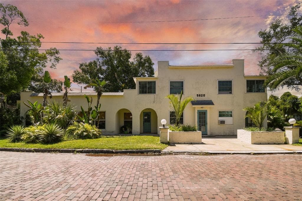 5620 29TH AVENUE S UNIT E GULFPORT, FL 33707
