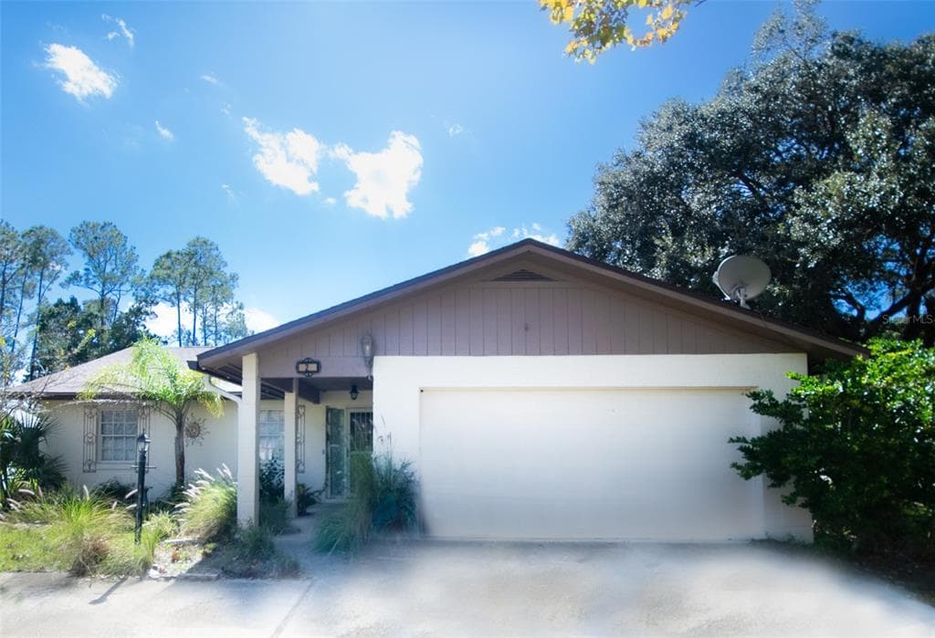 2 WELLSIDE LANE PALM COAST, FL 32164