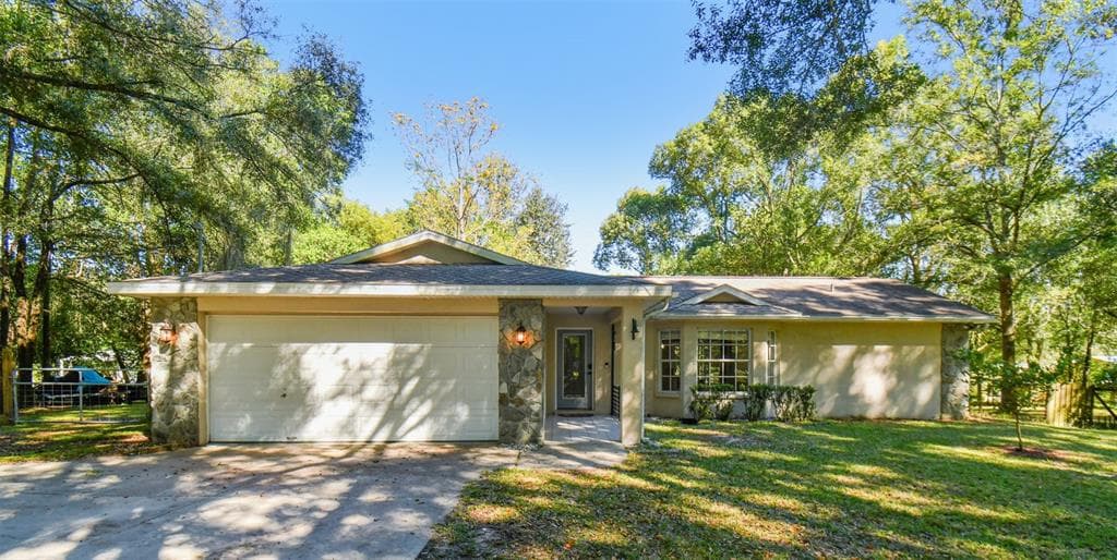 4044 RYALS ROAD ZEPHYRHILLS, FL 33541