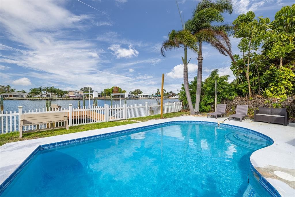 340 BAHIA VISTA DRIVE INDIAN ROCKS BEACH, FL 33785