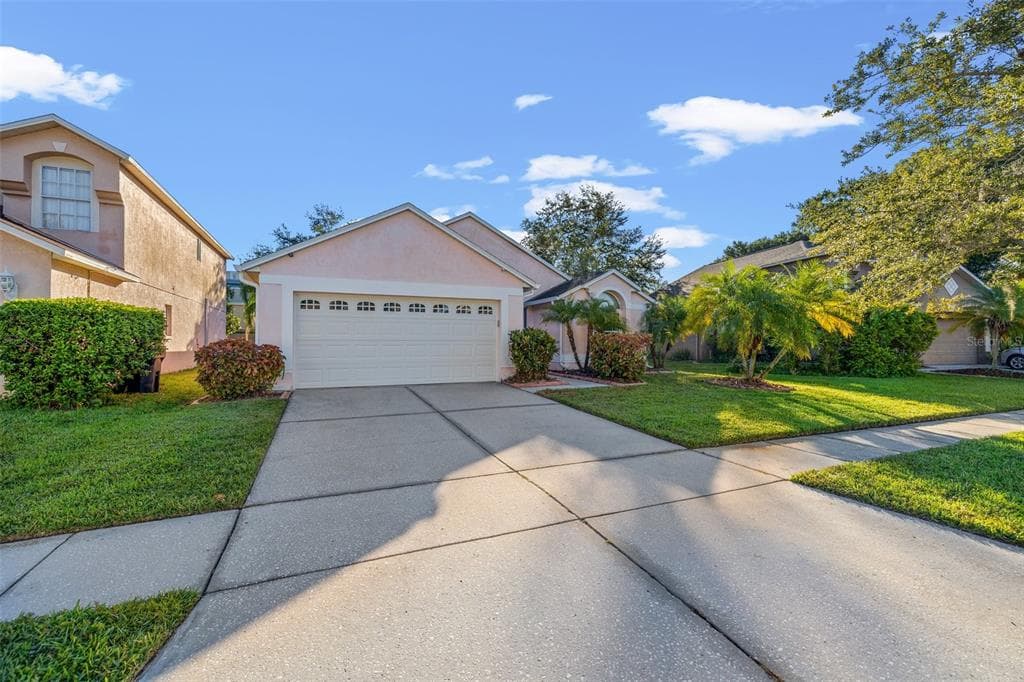 9350 HIDDEN WATER CIRCLE RIVERVIEW, FL 33578