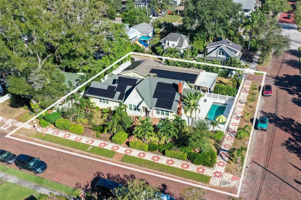 807 21ST AVENUE N ST PETERSBURG, FL 33704