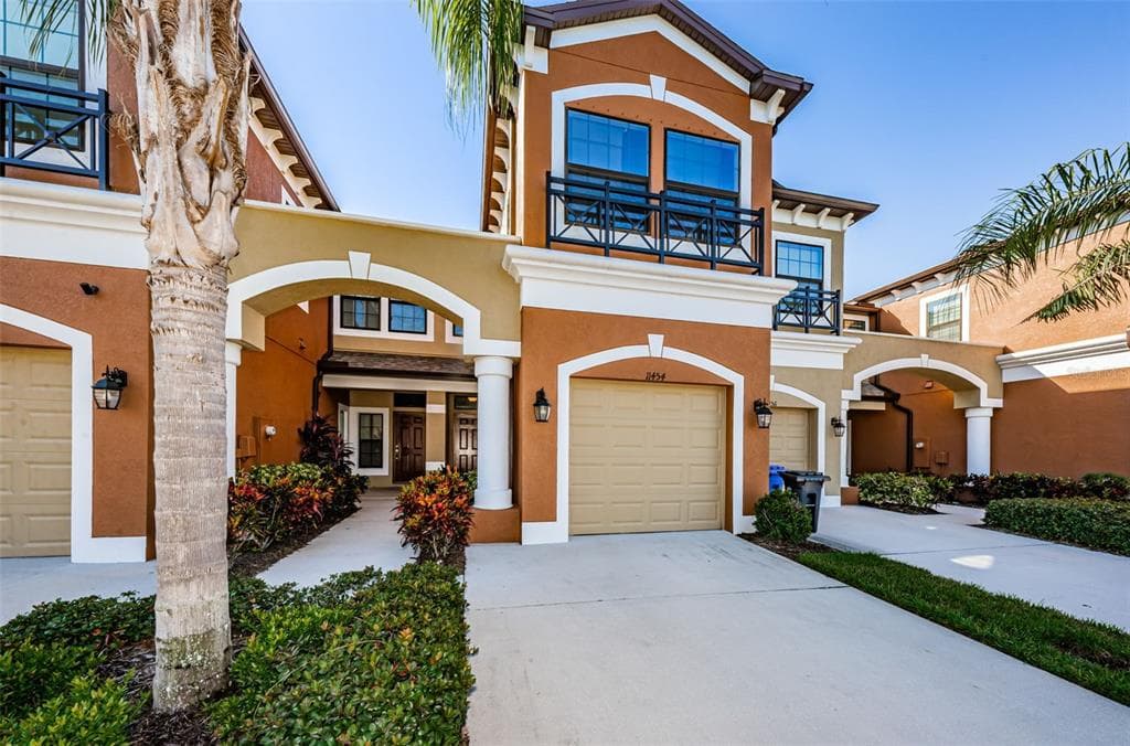 11454 CROWNED SPARROW LANE TAMPA, FL 33626