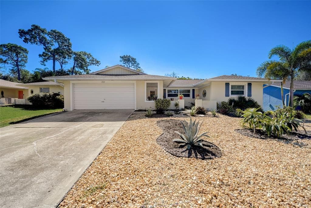 1424 RED OAK DRIVE TARPON SPRINGS, FL 34689