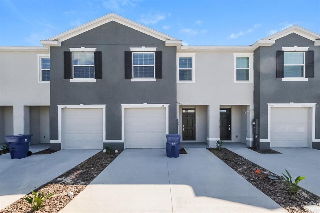 1598 COLT CREEK PLACE WESLEY CHAPEL, FL 33543