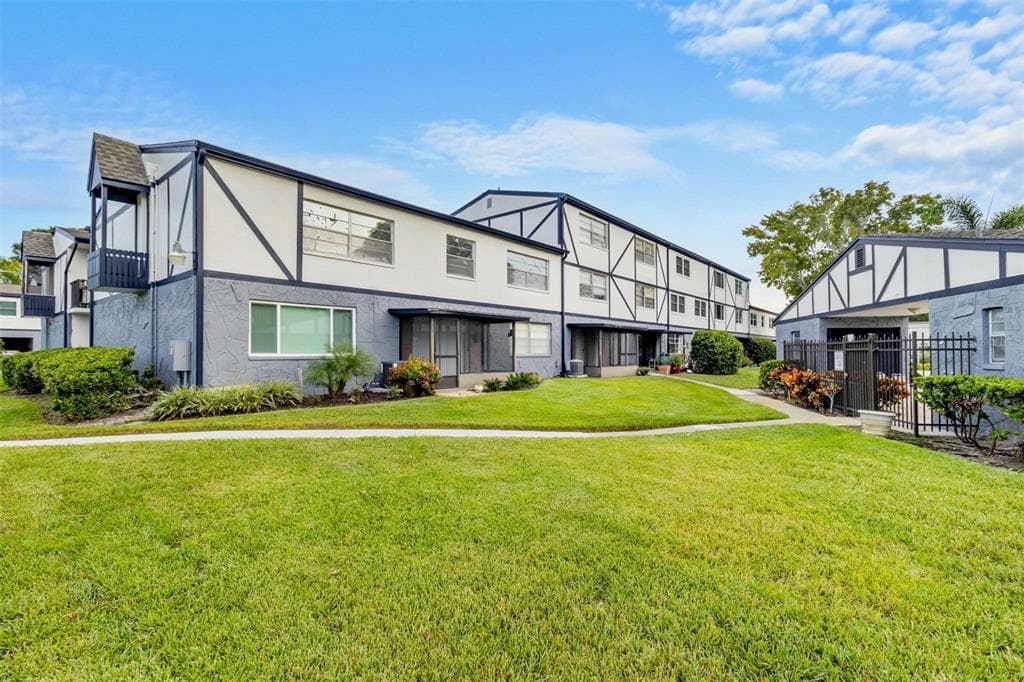 1137 KING ARTHUR COURT UNIT 503 DUNEDIN, FL 34698