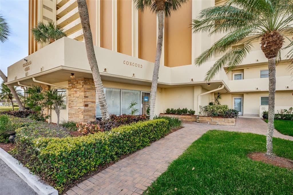 4525 COVE CIRCLE UNIT 709 ST PETERSBURG, FL 33708