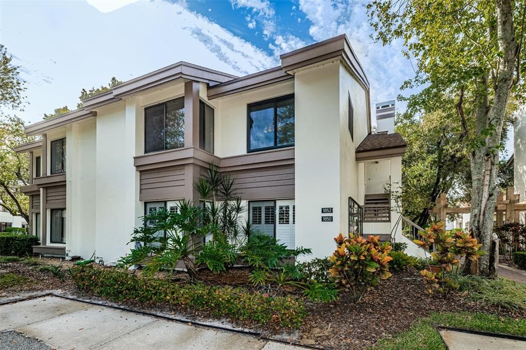 1852 LAKE CYPRESS DRIVE UNIT 1852