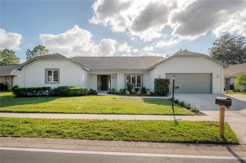 9235 PEBBLE CREEK DRIVE TAMPA, FL 33647