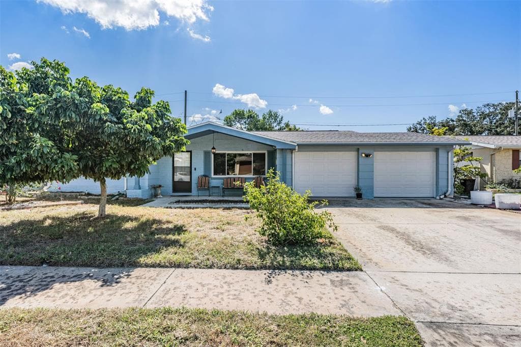5550 MOSAIC DRIVE HOLIDAY, FL 34690