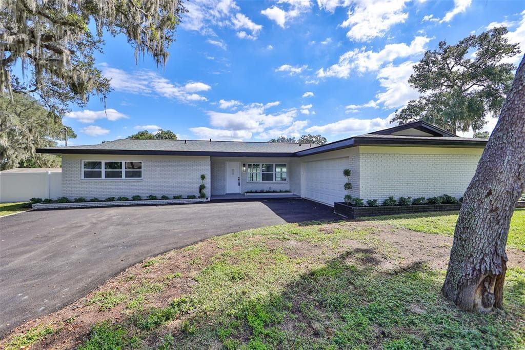 809 HEIDI ROAD SEFFNER, FL 33584