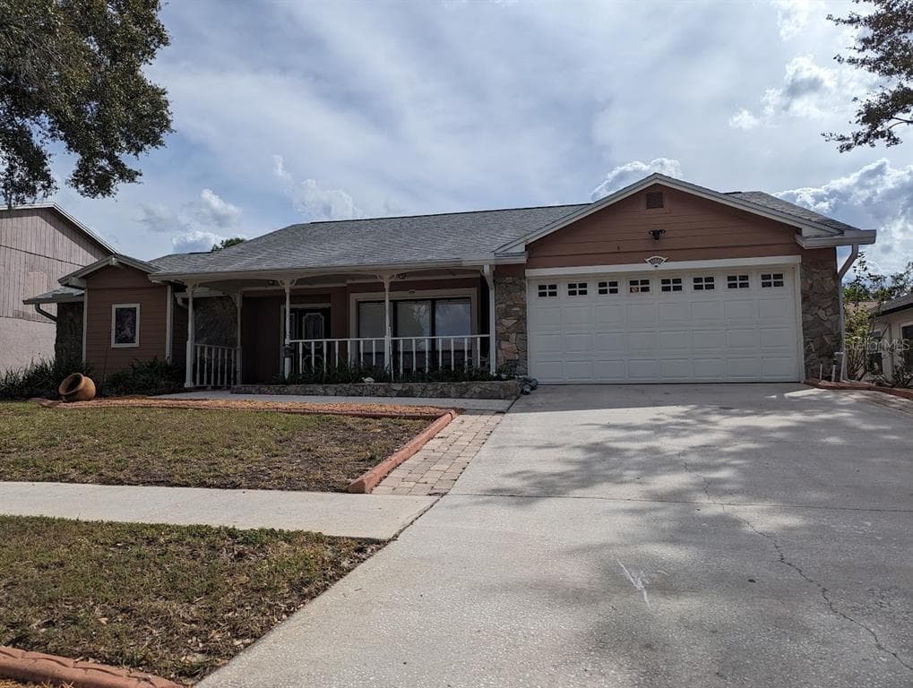 1424 MISTYGLEN LANE BRANDON, FL 33510