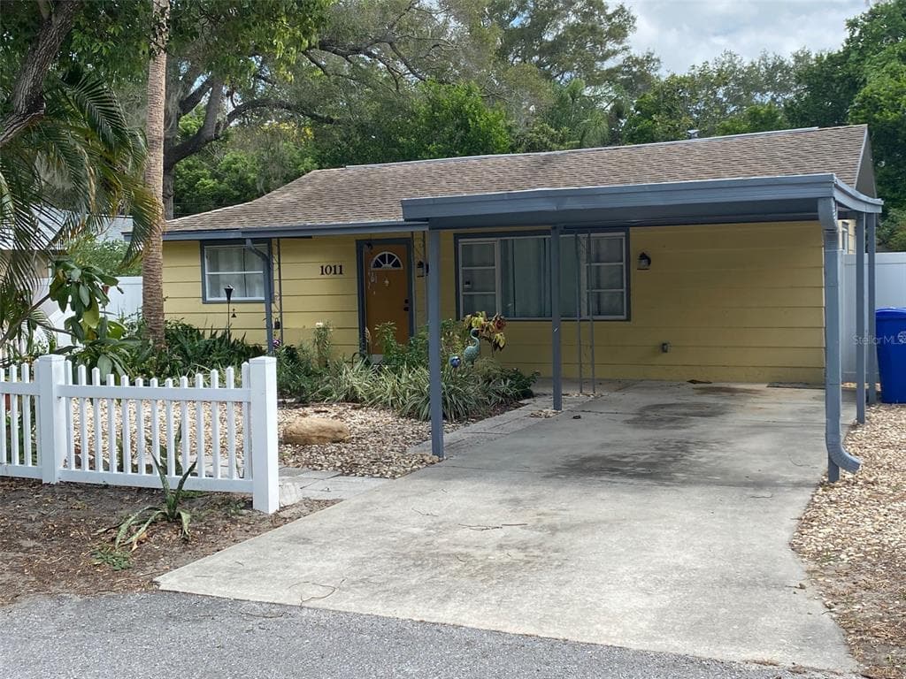 1011 PARK DRIVE DUNEDIN, FL 34698