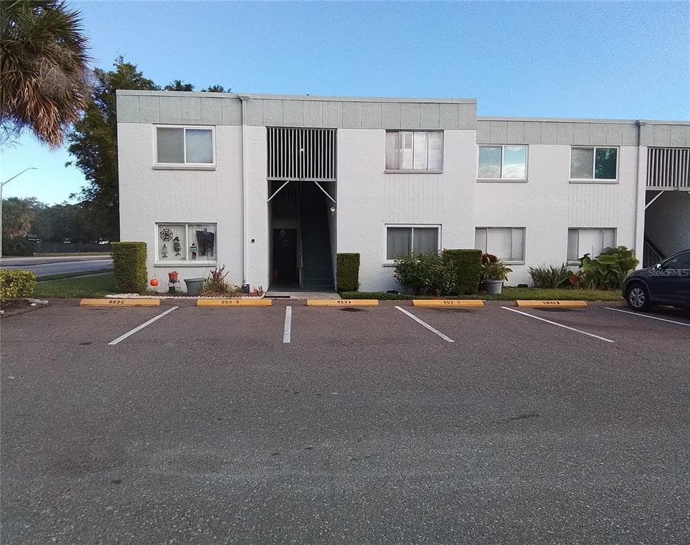 853 N KEENE ROAD UNIT B CLEARWATER, FL 33755