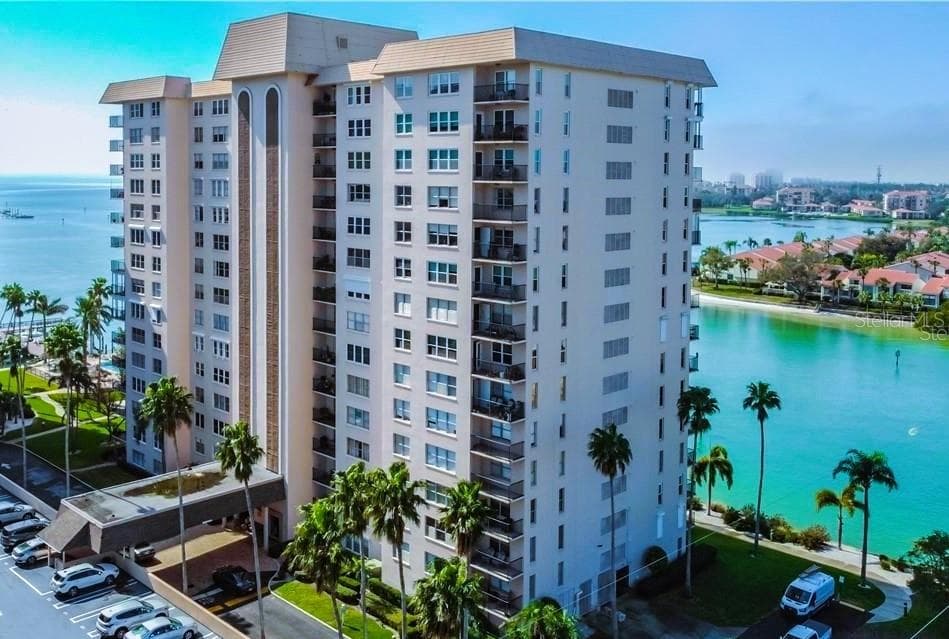 5220 BRITTANY DRIVE S UNIT 1104 ST PETERSBURG, FL 33715