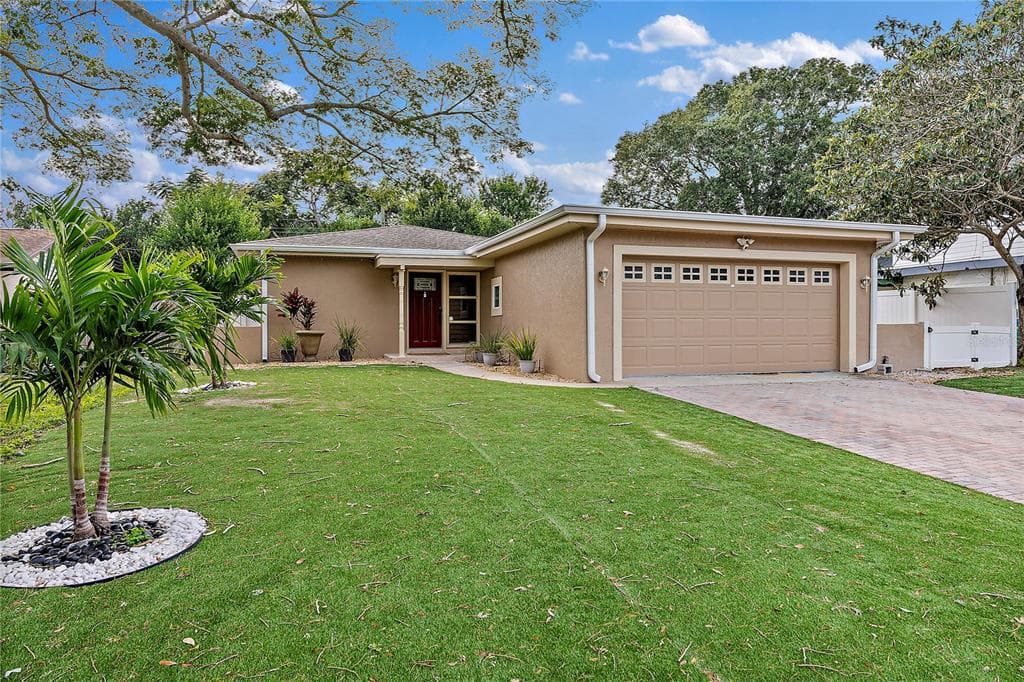 10450 KUMQUAT LANE SEMINOLE, FL 33772