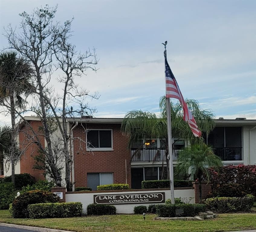 4570 OVERLOOK DRIVE NE UNIT 178 ST PETERSBURG, FL 33703