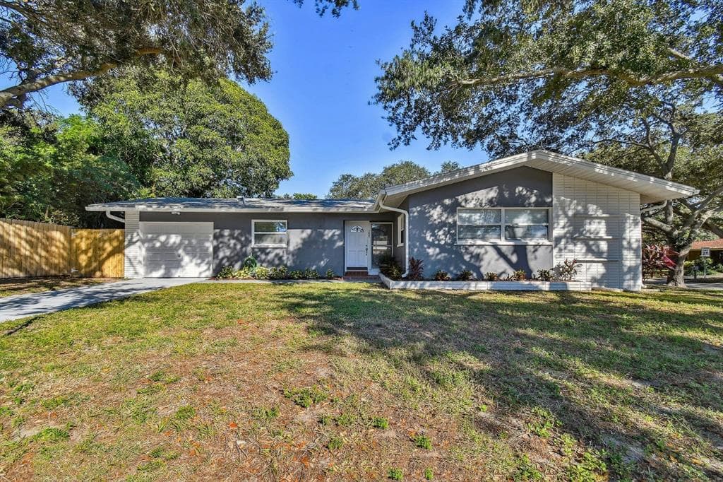 1837 S LAKE AVENUE CLEARWATER, FL 33756