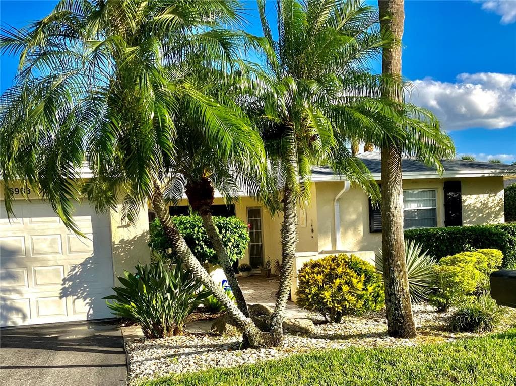 6988 W COUNTRY CLUB DRIVE N
