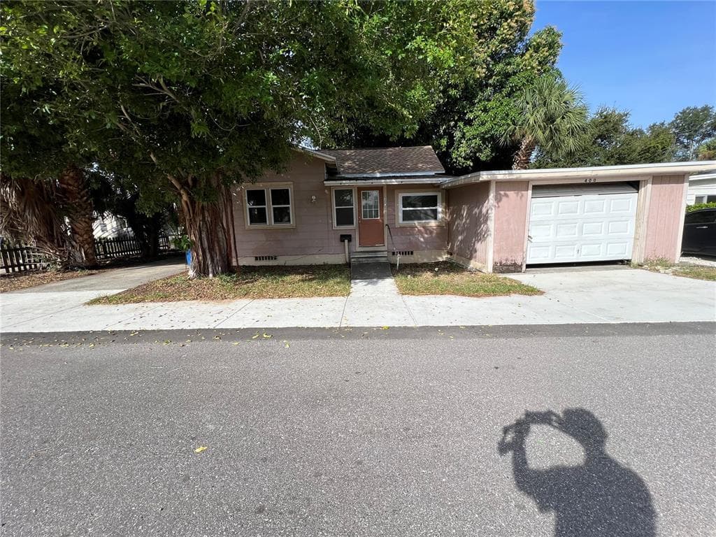 400 BLANCHE B LITTLEJOHN TRAIL CLEARWATER, FL 33755