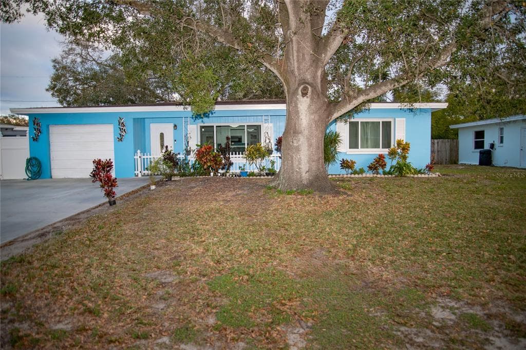 1618 VALENCIA DRIVE W LARGO, FL 33778