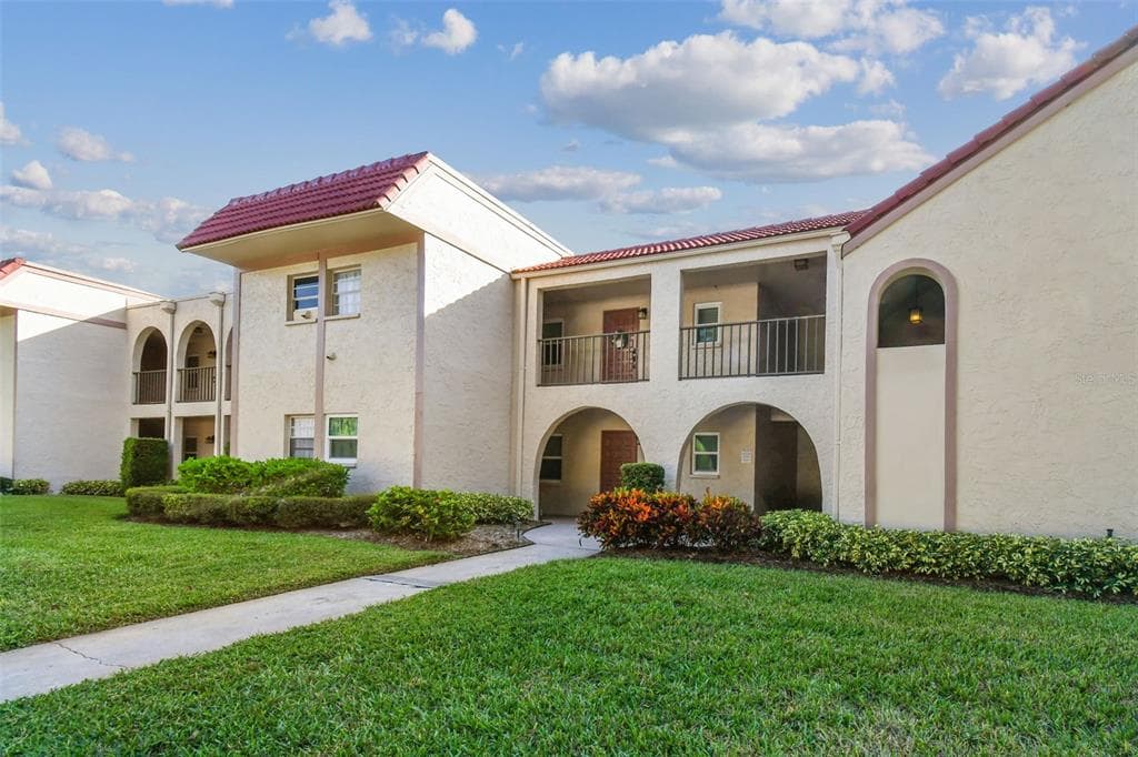 9700 STARKEY ROAD UNIT 317 SEMINOLE, FL 33777