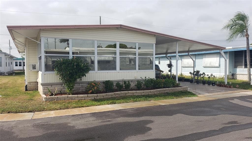 34274 LAKE DRIVE N PINELLAS PARK, FL 33781