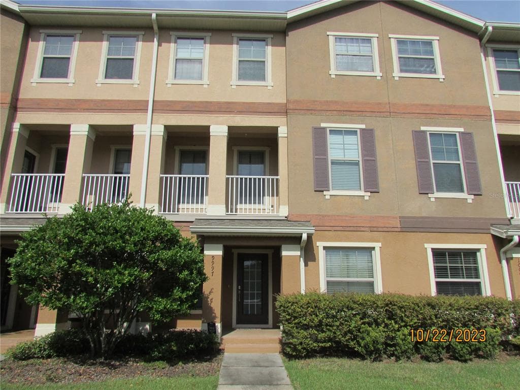 9997 TOWN LAKE DRIVE ORLANDO, FL 32832