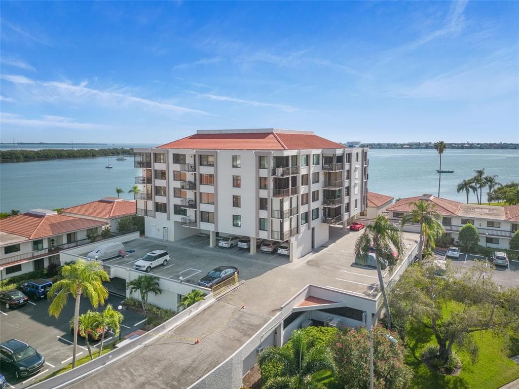 6295 BAHIA DEL MAR CIRCLE UNIT 303 ST PETERSBURG, FL 33715