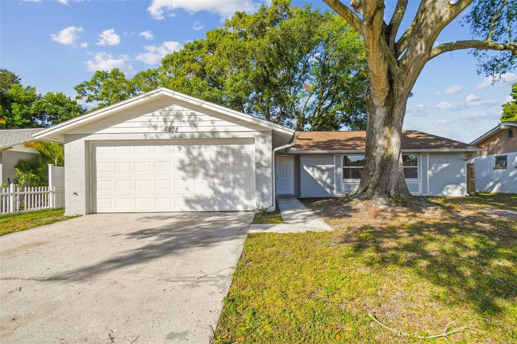 6808 WAYSIDE COURT TAMPA, FL 33634
