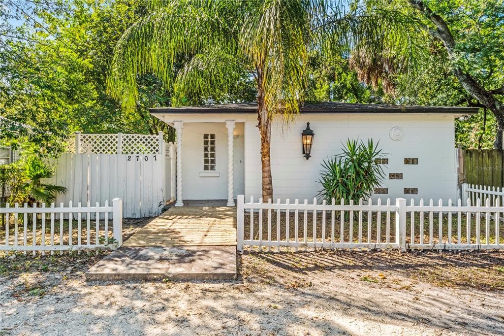 2707 E 10TH AVENUE TAMPA, FL 33605