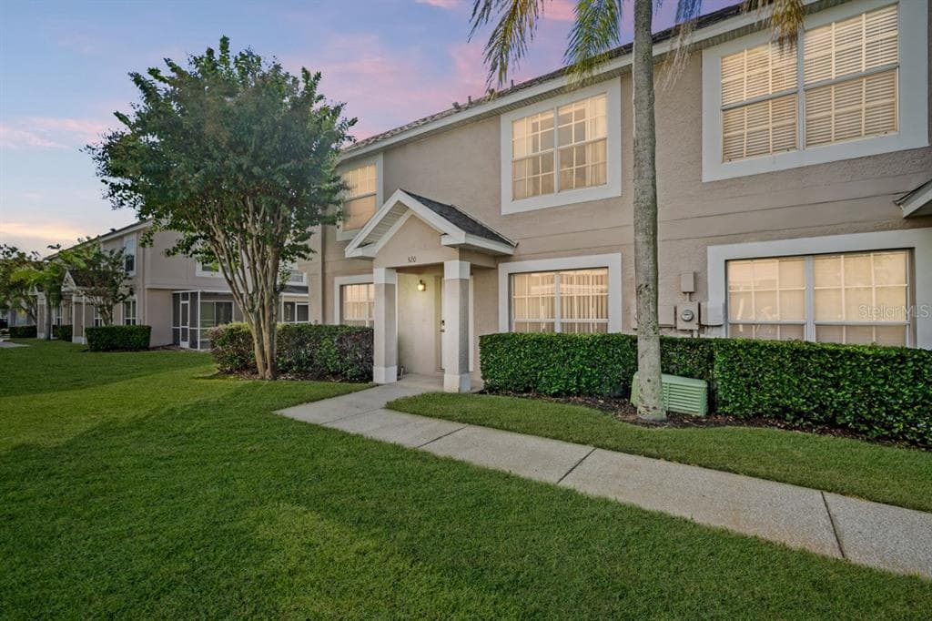 320 KENSINGTON LAKE CIRCLE BRANDON, FL 33511
