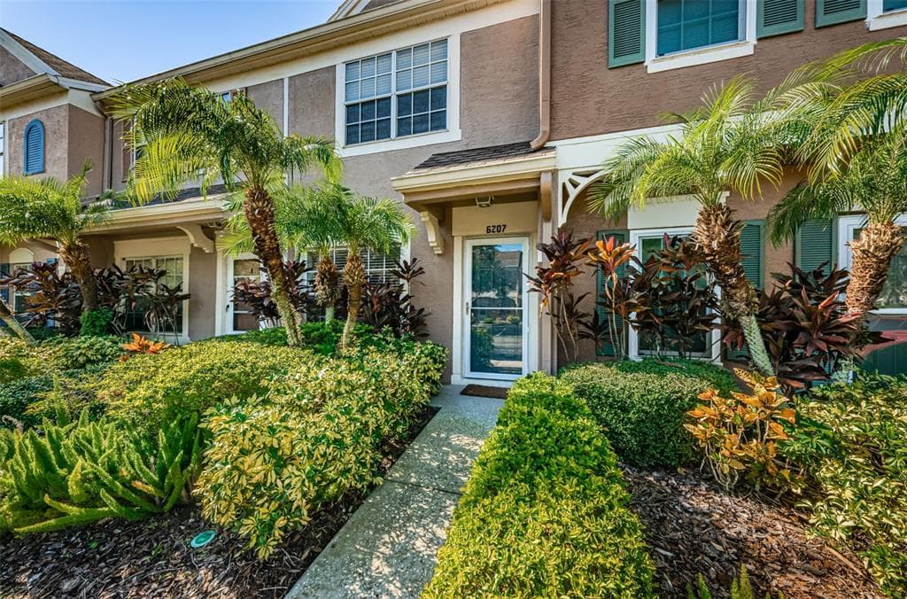 6207 BAYSIDE KEY DRIVE TAMPA, FL 33615