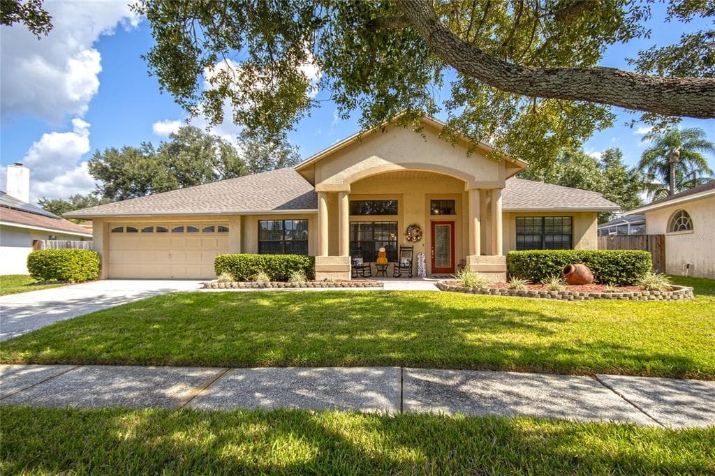 9216 MILL CIRCLE TAMPA, FL 33647