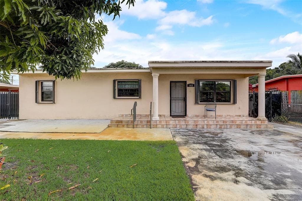 1022 E 18TH STREET HIALEAH, FL 33013