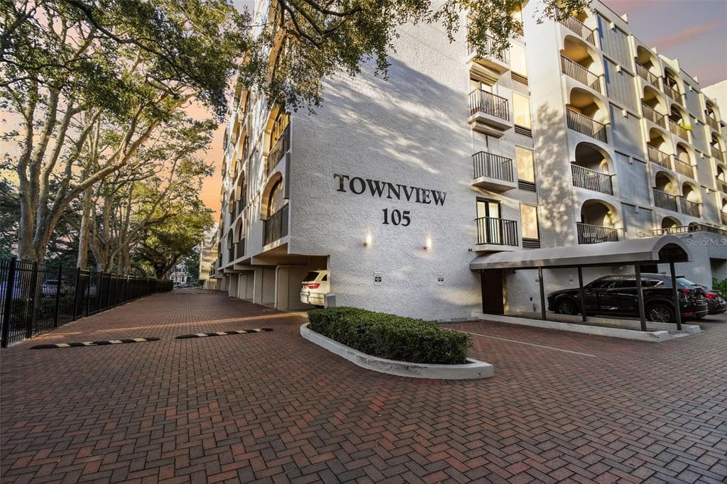 105 4TH AVENUE NE UNIT 203