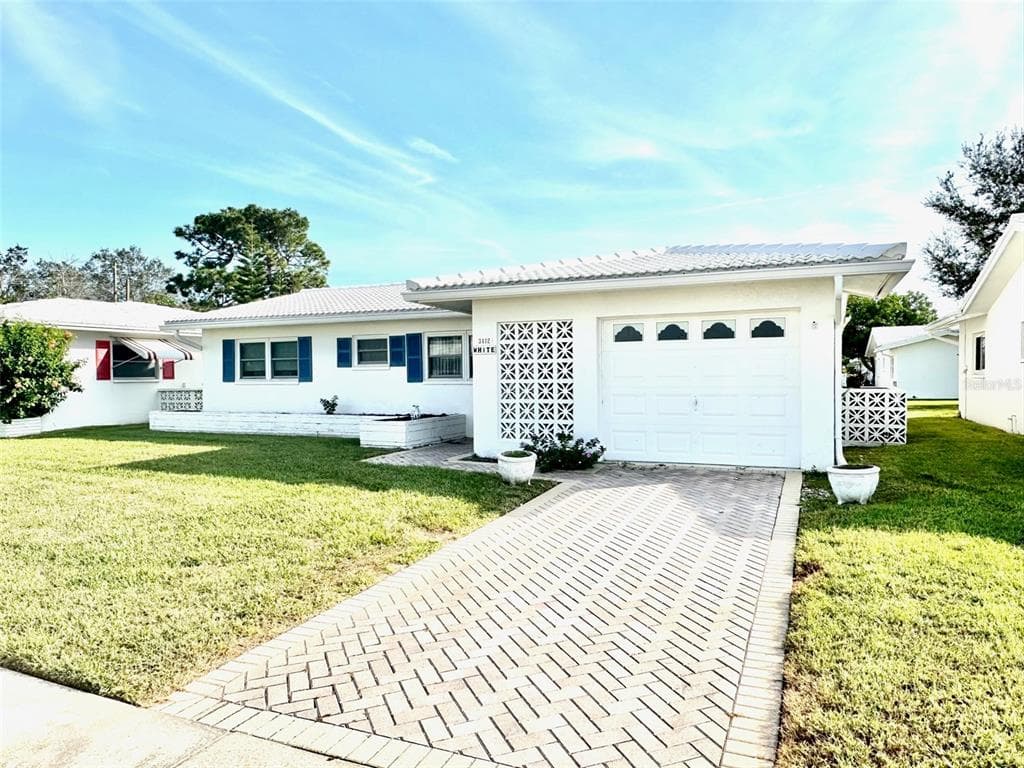 3412 100TH AVENUE N UNIT 4 PINELLAS PARK, FL 33782