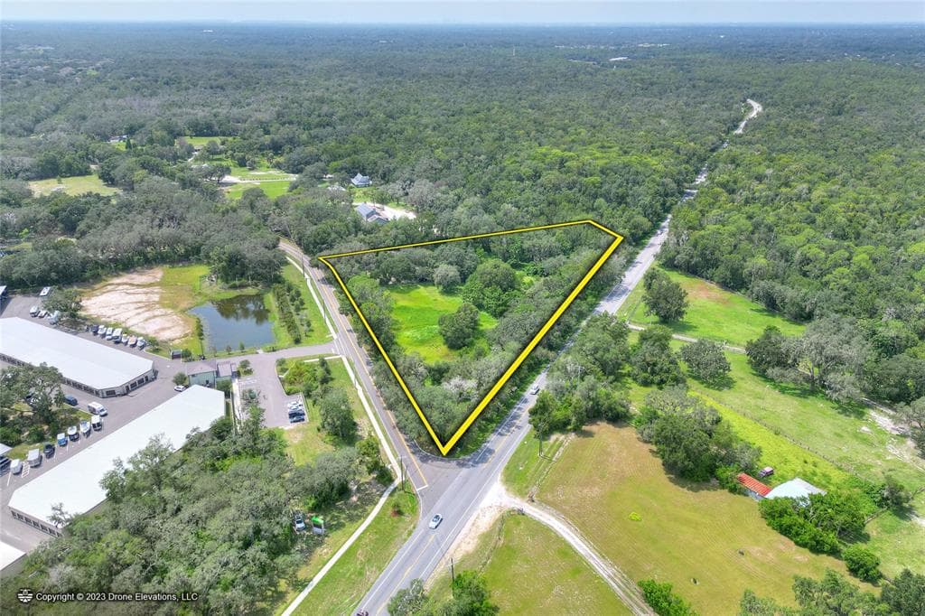 5226 LITHIA SPRINGS ROAD LITHIA, FL 33547