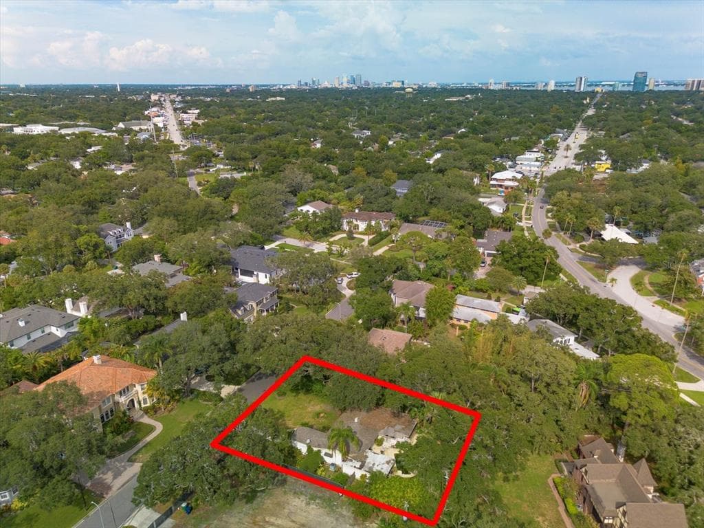 4612 W TENNYSON AVENUE AVENUE TAMPA, FL 33629